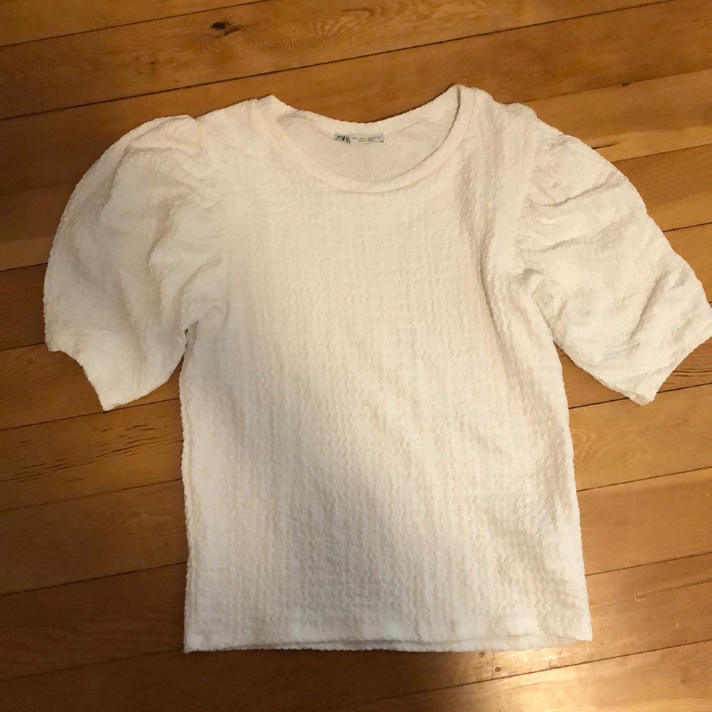 Puff sleeves blouse